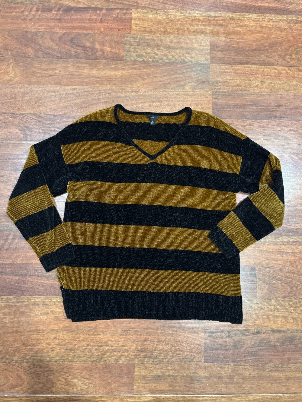 intro. - Black and Dark Gold Striped V-Neck Sweater